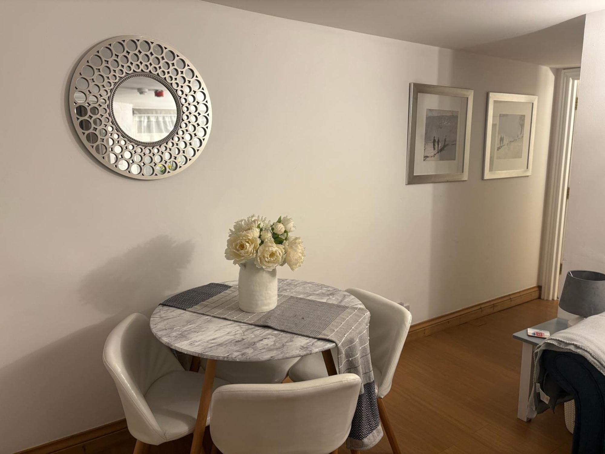 Seaton, Devon, Two Bed Apartment, Just Off The Sea Front. Екстер'єр фото