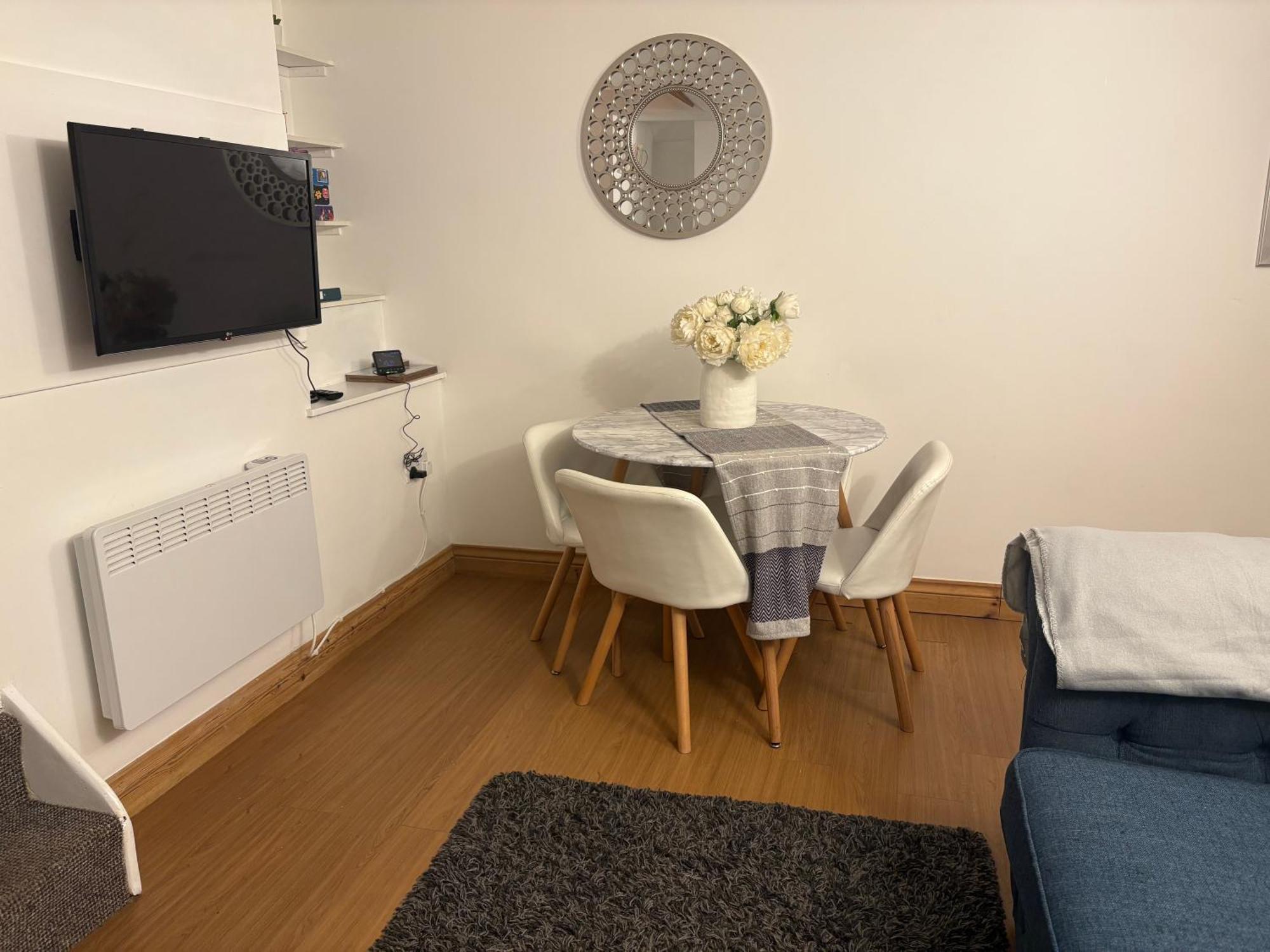 Seaton, Devon, Two Bed Apartment, Just Off The Sea Front. Екстер'єр фото